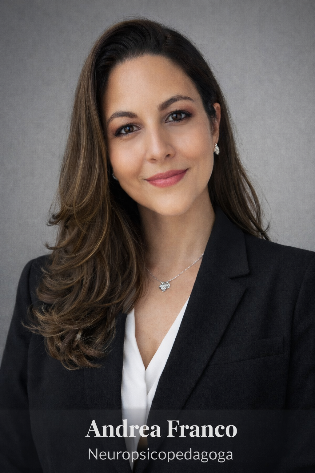 Andrea Franco em retrato profissional.